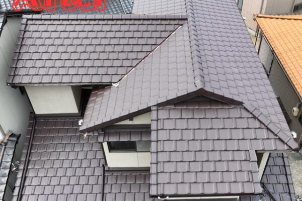 春日井市高蔵寺町にて葺き替え工事完了によりドローンによる屋根の上空写真