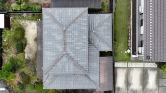 ドローンで屋根全体を調査