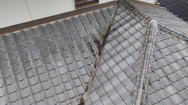 瓦屋根ドローンで撮影上空から撮影