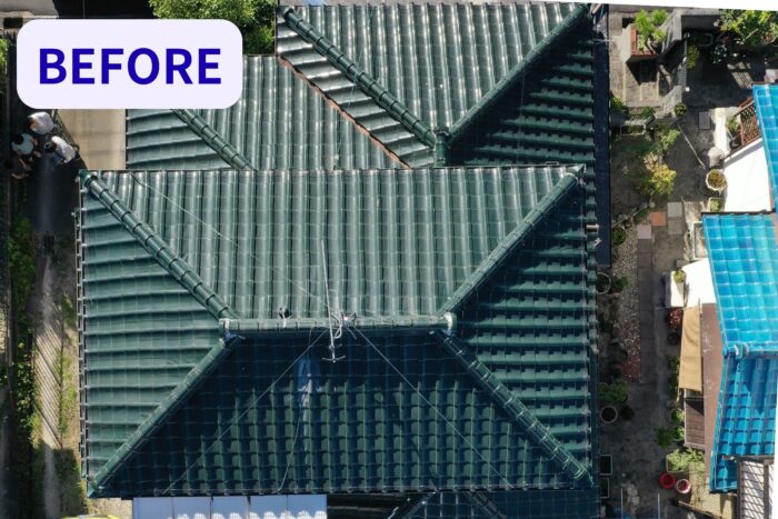 多治見市市之倉町の施工前屋根の緑瓦の全景