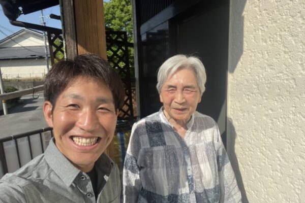 多治見市東町のお客様との２ショット写真