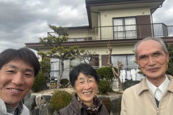 瀬戸市坂上町のお客様との2ショット写真