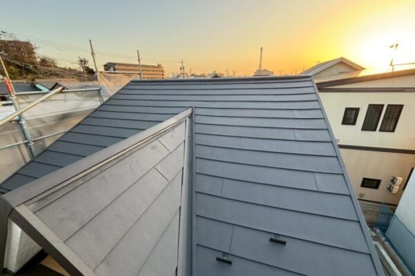 尾張旭市の屋根カバー工事後の屋根写真