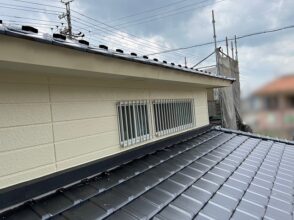 外壁塗装工事が完了し、建物全体が美しく生まれ変わった様子