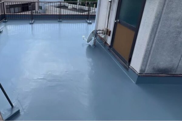 多治見市青木町で施工したベランダ防水工事の完成後|防水層をきれいに仕上げたバルコニー